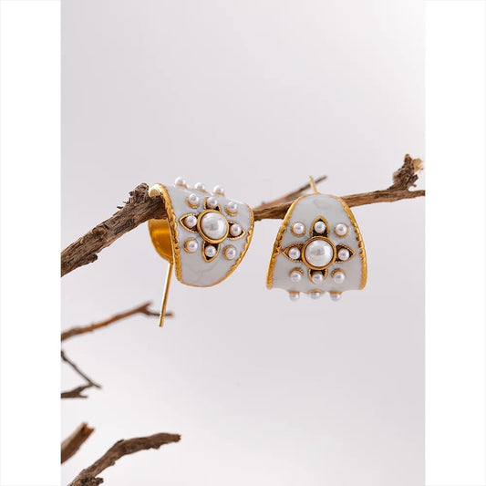 Cercei Zelda, aurii, cu perle, din otel inoxidabil placat cu aur 18K, model vintage - Colectia Universe of Pearls