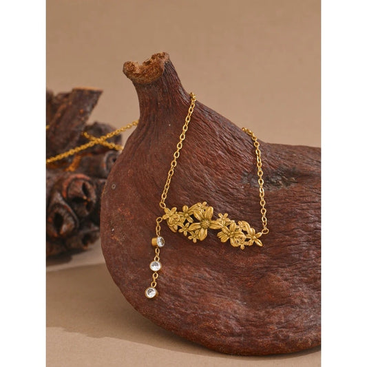 Colier Amaris, auriu, cu pandantiv floral, din otel inoxidabil placat cu aur 18K