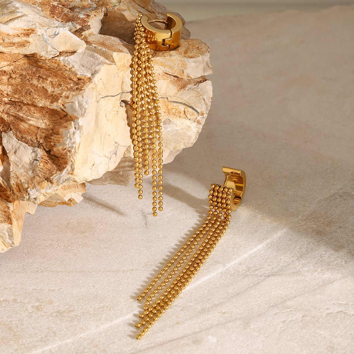 Cercei Gracie, aurii, din otel inoxidabil placat cu aur 18K, model cu margele - Colectia Glamour