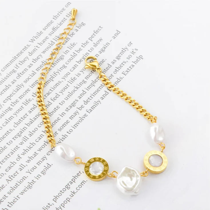 Bratara Harmony, aurie, din otel inoxidabil, decorata cu perle - Colectia Universe of Pearls