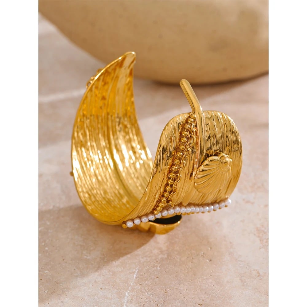 Bratara Leslie, statement, cu model oceanic si perle, din otel inoxidabil placat cu aur 18K
