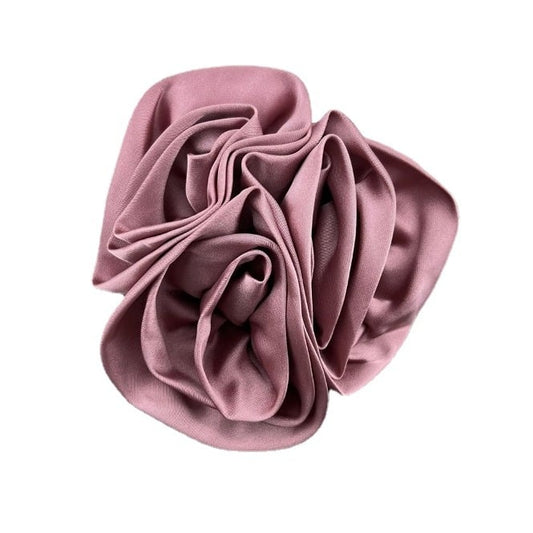 Brosa Rosa, roz, in forma de trandafir, cu aspect de catifea