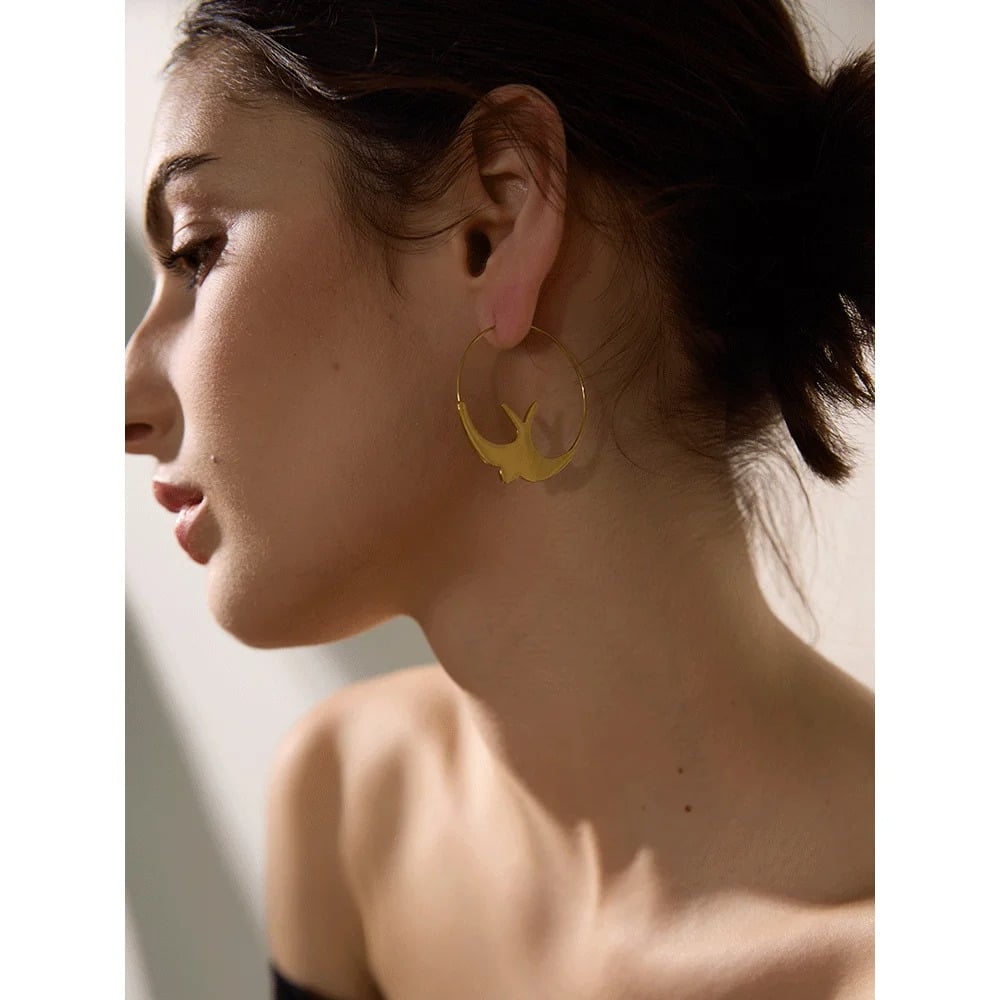 Cercei Birdie, rotunzi, aurii, din otel inoxidabil placat cu aur 18K, model pasari