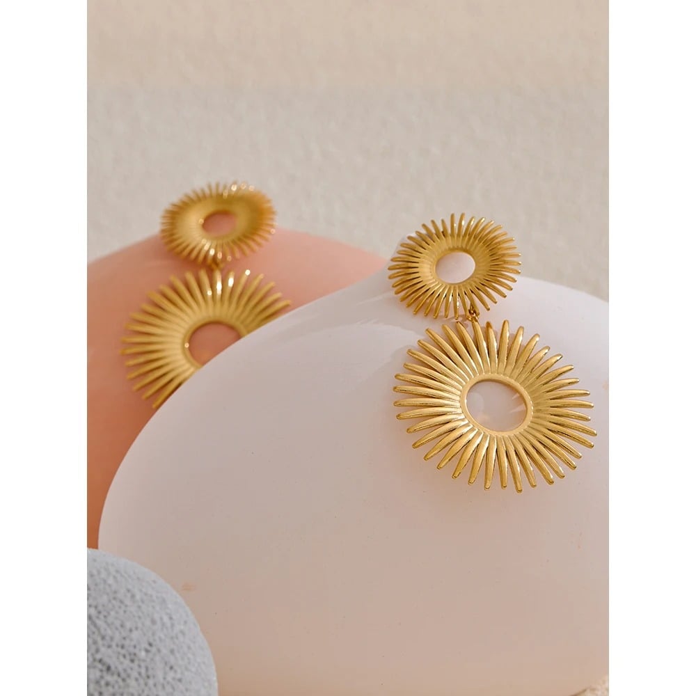 Cercei Nastassia, aurii, din otel inoxidabil placat cu aur 18K, model cu cercuri - Colectia Glamour