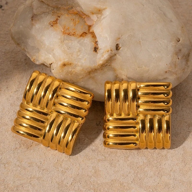 Cercei Breanna, aurii, patrati, din otel inoxidabil placat cu aur 18K, in stil vintage