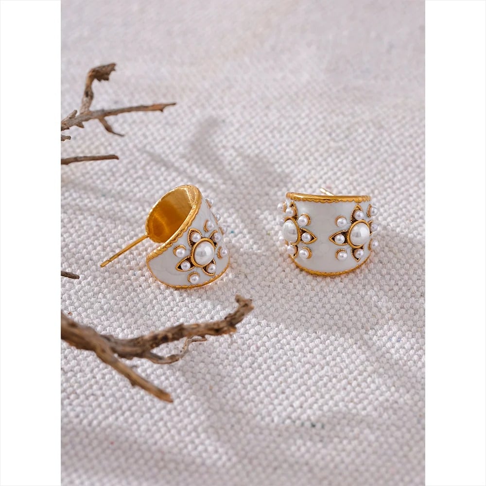 Cercei Zelda, aurii, cu perle, din otel inoxidabil placat cu aur 18K, model vintage - Colectia Universe of Pearls
