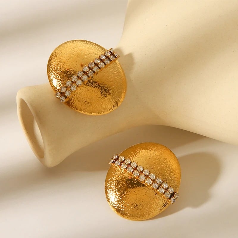 Cercei Mavis, aurii, rotunzi, cu zirconiu, din otel inoxidabil placat cu aur 18K - Colectia Glamour