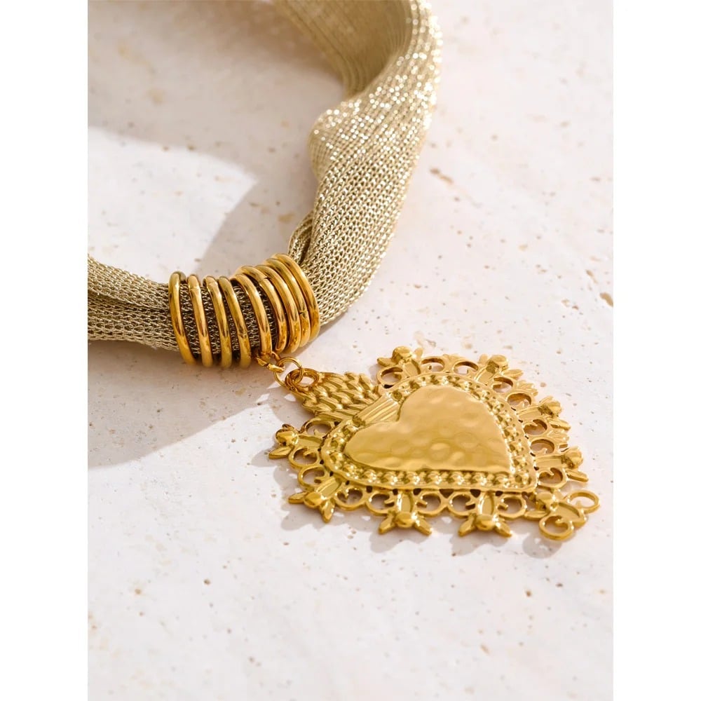 Colier Salome, auriu, cu pandantiv in forma de inima, din otel inoxidabil placat cu aur 18K - Colectia Glamour
