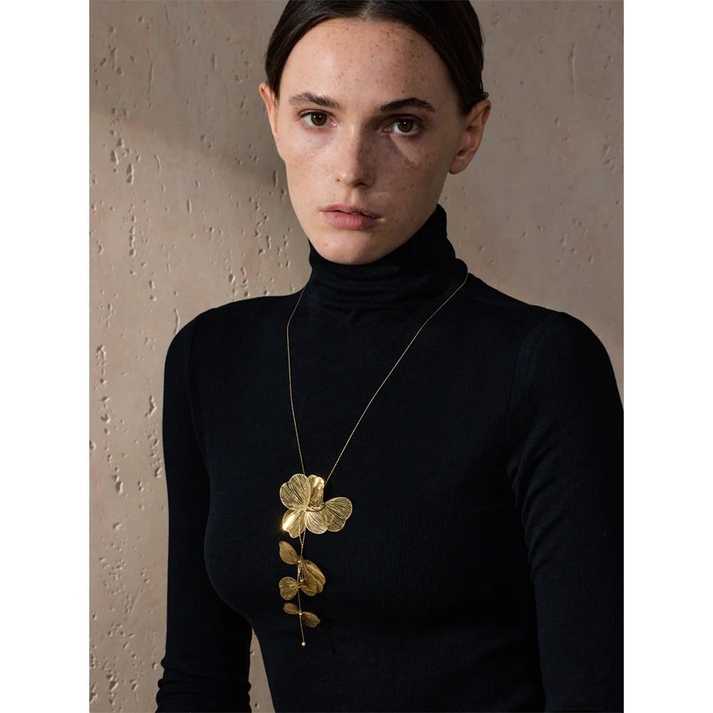 Colier Dora, auriu, cu pandantiv lung model fluture, din otel inoxidabil placat cu aur 18K - Colectia Glamour