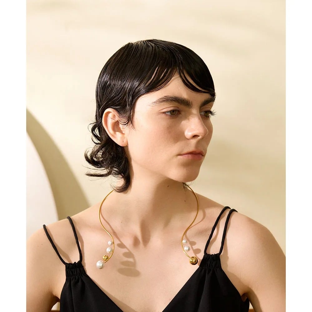 Colier Xandra, auriu, cu perle, tip choker, din otel inoxidabil placat cu aur 18K - Colectia Universe of Pearls