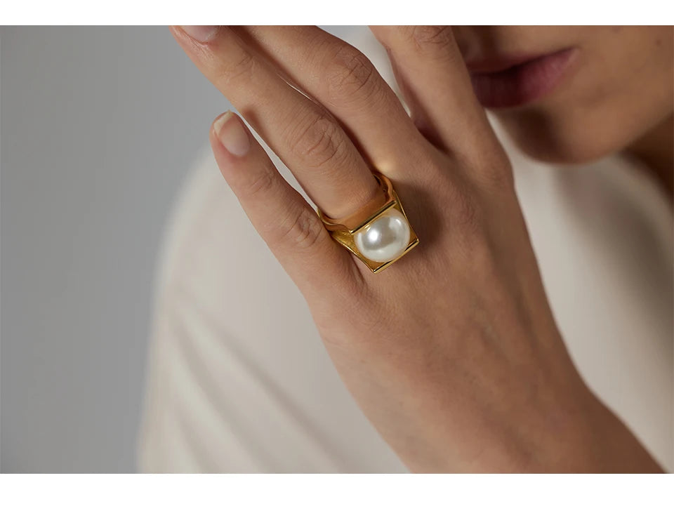 Inel Brielle, auriu, cu perla, din otel inoxidabil placat cu aur 18K - Colectia Universe of Pearls