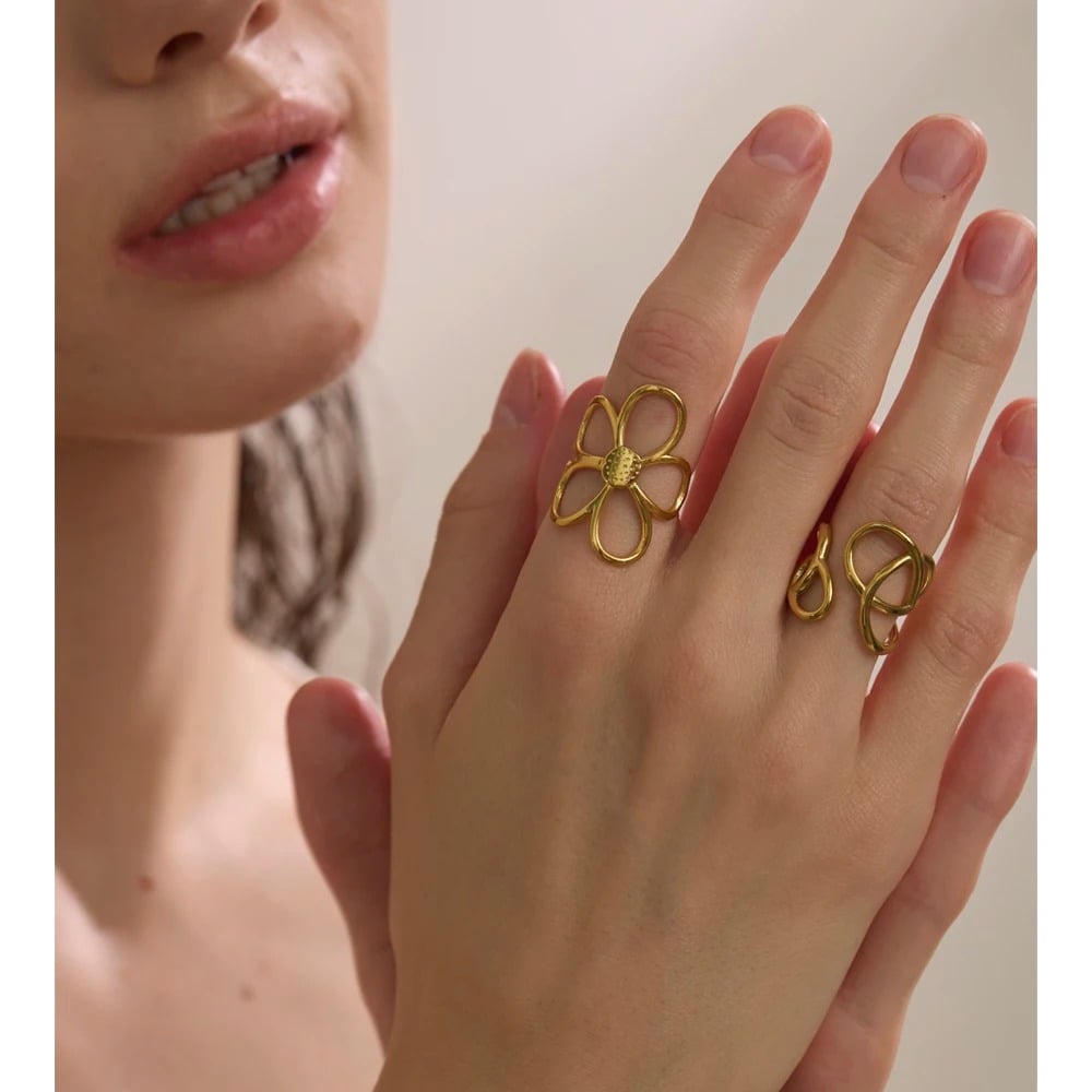 Inel Floria, argintiu, in forma de floare, din otel inoxidabil placat cu aur 18K, reglabil - Colectia Floral Paradise