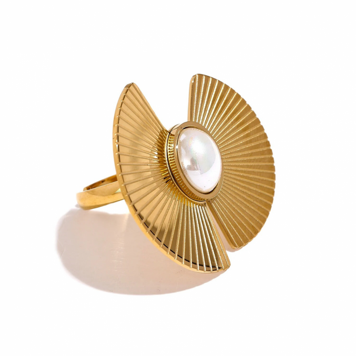 Inel Paulina, auriu, din otel inoxidabil placat cu aur 18K si perla, cu forma de evantai, reglabil - Colectia Parisian